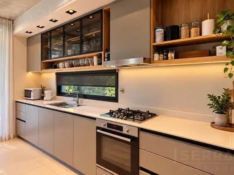 Casa de Diseño con Jardin y pileta