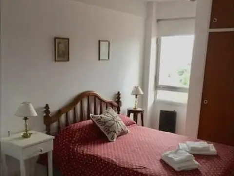 Amplio departamento con balcon