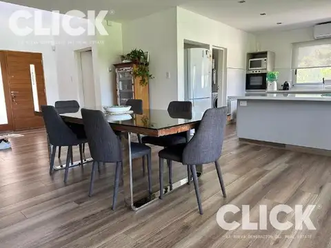 Casa en Venta con 5 cocheras