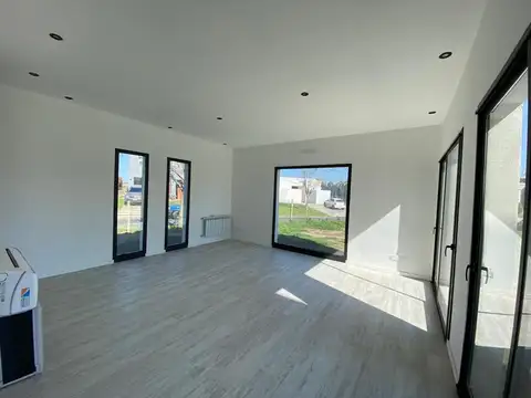 Casa en Alquiler en El Canton, USD 1.500