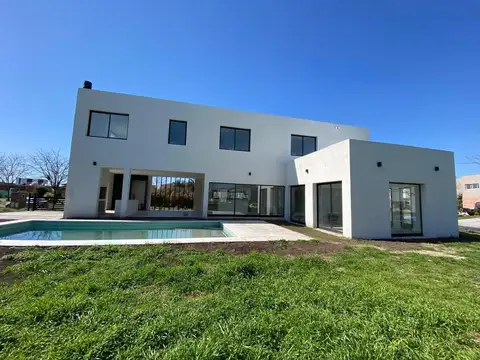 CASA EN ALQUILER EL CANTON