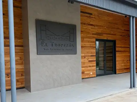 LOTE EN "EL TROPEZON"