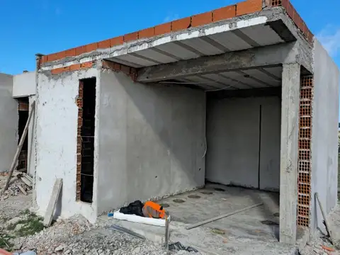 Casa 4 ambientes con 2 baños