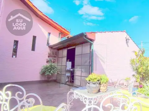 Casa en Venta con 3 cocheras