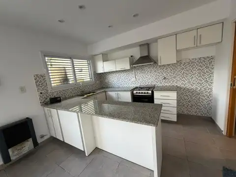Duplex en Alquiler en City Bell [Cod: ]