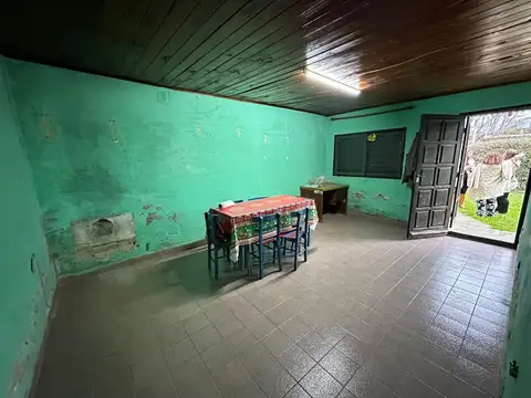 VENTA CASA 3 AMBIENTES BERAZATEGUI PARRILLA PARQUE