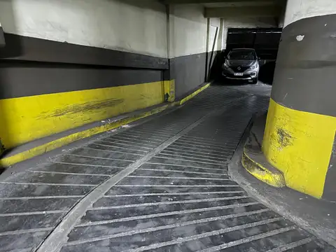 COCHERA EN VENTA RECOLETA - OPORTUNIDAD
