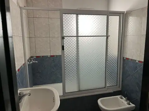 Dos casas quintas en Zocchi 2924 esq. Domínguez