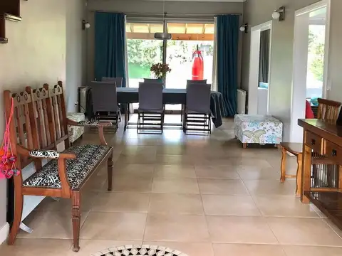 Casa 5 ambientes con 2 baños