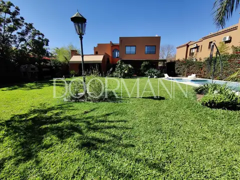 Casa en venta 4 habitaciones PERMUTA SAN ISIDRO LABRADOR