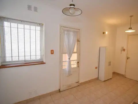 Hermoso y amplio interno en Candioti Sur