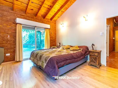 VENTA CASA 2 Dorm. CON PILETA en VILLA VENTANA