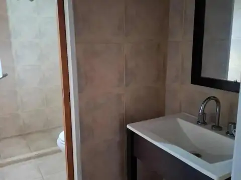 CASA EN BARRIO EL RINCON