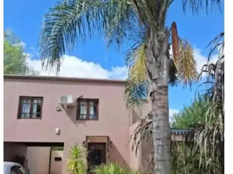 CASA EN BARRIO EL RINCON