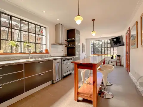 Casa 7 ambientes con 3 baños