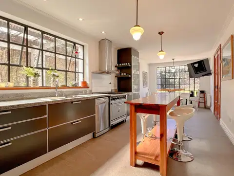 Casa 7 ambientes con 3 baños