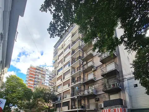 Teniente General Juan Domingo Perón 1900, Piso 5
