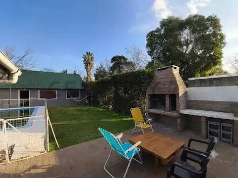 Casa en Venta con 3 cocheras