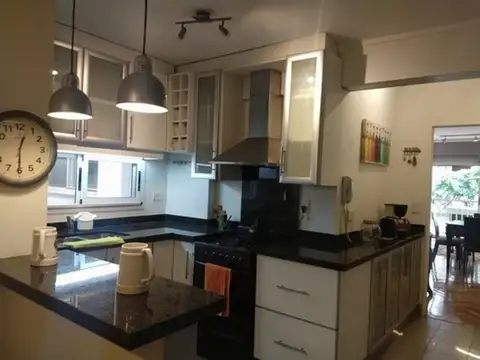 Excelente 4 AMB en Recoleta