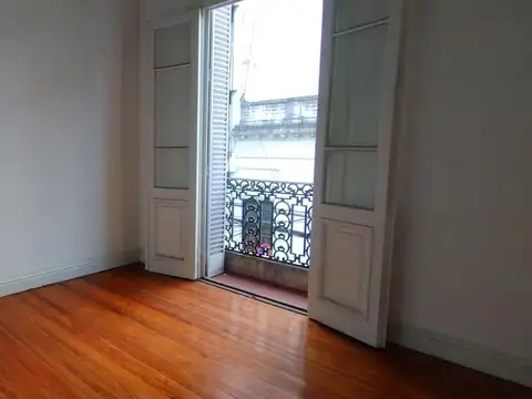 Depto Tipo Casa en Venta en Caballito Sur, USD 149.000