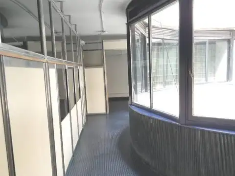 Oportunidad inversión! Piso de 485 metros en Florida al 600, a pasos de Galerías Pacífico