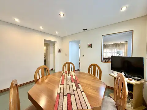 CASA EN VENTA EN LLAVALLOL - 4 AMBIENTES