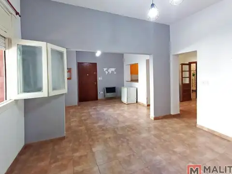 Venta PH 3 Ambientes al Frente con Patio y Terraza