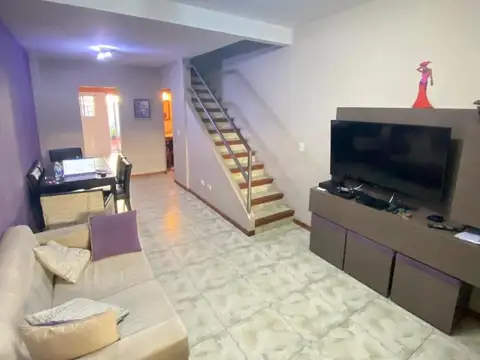 Depto Tipo Casa en Alquiler de 3 dormitorios