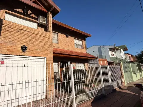 Castro Barros 1100