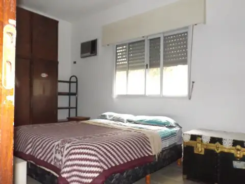 CASA AMPLIA Y CON PISCINA - barrio Villa Club