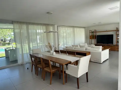 Casa en Alquiler de 3 dormitorios