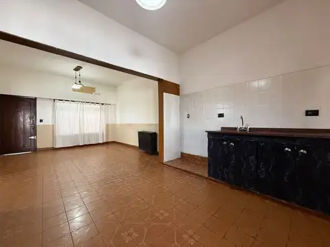 CASA 3 AMBIENTES Y DPTO FONDO, Ó 2 FAMILIAS, WILDE