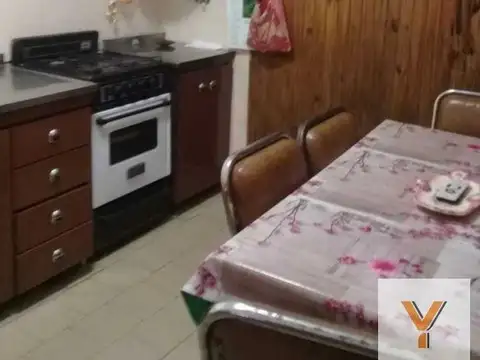 Casa 2 ambientes con 1 baño