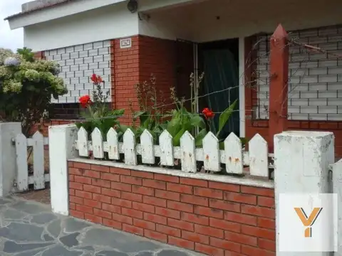 Casa en venta - 1 dormitorio 2 baños - Cochera - 242mts2 - Mar Del Plata
