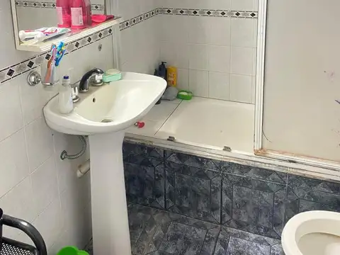 Casa en Venta con Patio y Parrilla – Gdor. Castro