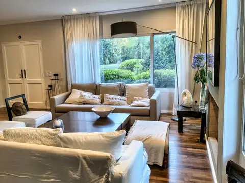 Casa en Alquiler Temporal en Ayres De Pilar, USD 3.500