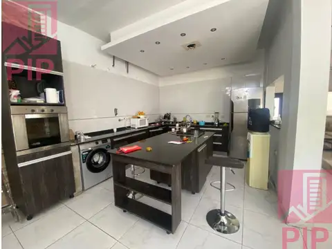 Casa 5 ambientes con 5 baños