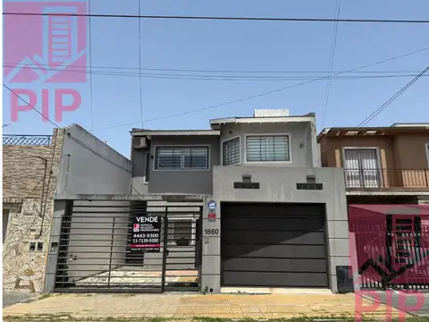 CASA DE 5 AMBIENTES SOBRE LOTE PROPIO DE 8.66 X 43 EN VENTA 