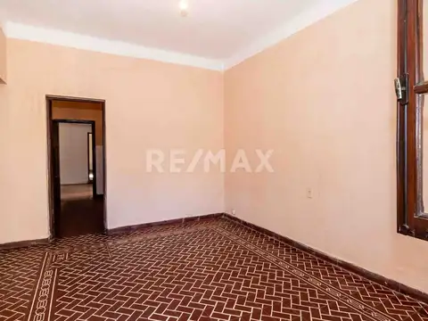 Casa 5 ambientes con 1 baño