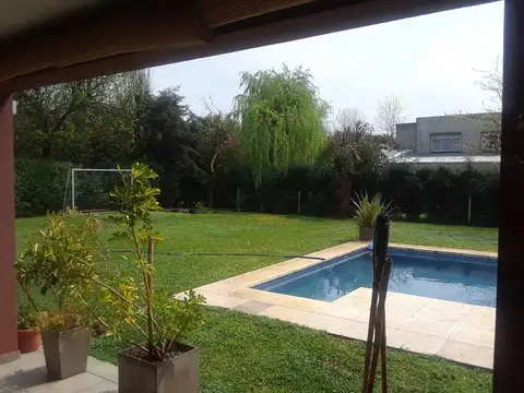 *MODERNA CASA EN BARRIO CERRADO "SANTA ANA"