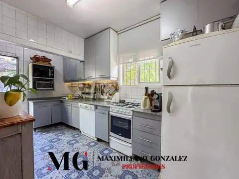 Casa 5 ambientes con 3 baños