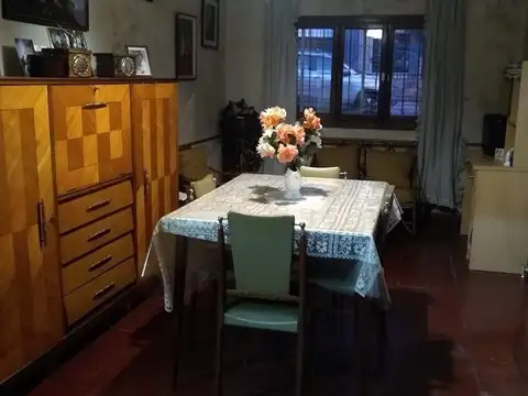 Casa 4 ambientes con 1 baño