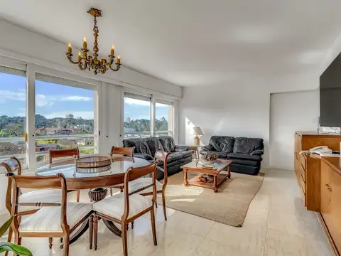 Departamento en Alquiler en Playa Mansa, USD 7.550