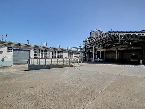 Excelente Parque Logistico Industrial con frente a 4 calles, a mts de la Autopista BsAs La Plata,