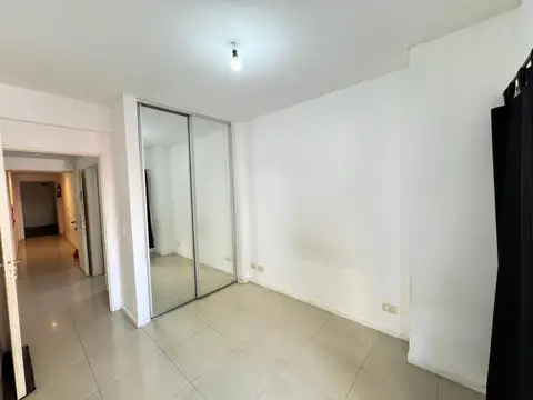 2 Ambientes con escritorio y amenities