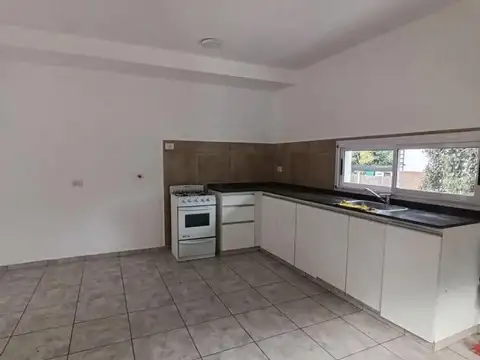Casa en Alquiler en Villa Catalina, $ 1.000.000