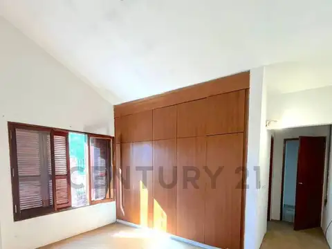 Casa de 3 dormitorios en excelente barrio con pileta - VENADO TUERTO