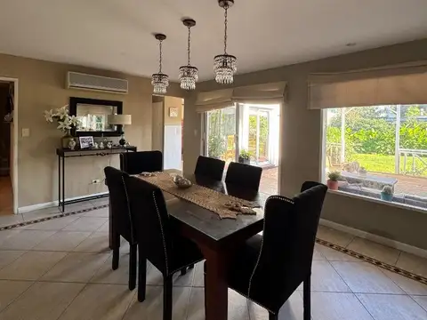 Casa en Venta con 5 cocheras