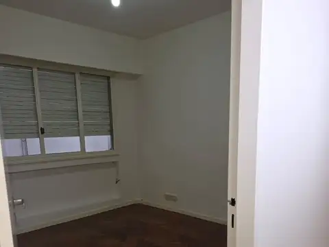 Excelente zona, arbolada, tranquila, plaza a 2 cuadras.