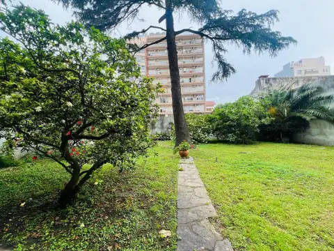 Avenida General Mosconi 3200, Piso 0